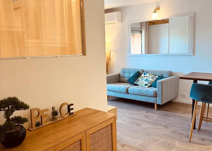 Claelle Appartment - 200M Beach